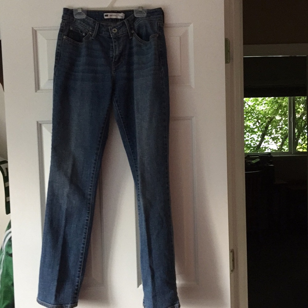 Levis distressed blues jeans